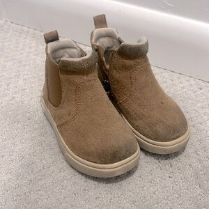 UGG side zip bootie